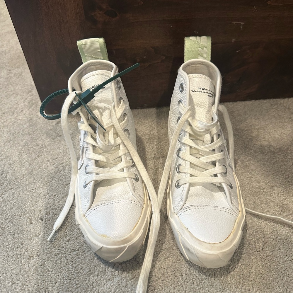 Off-White Vulcanized Sneakers White Mid Top